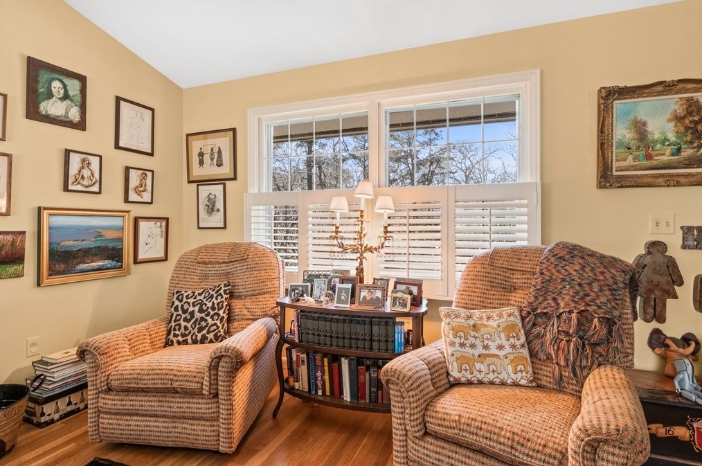 222 Chippingstone Rd, Chatham MA 02633-1201 exterior