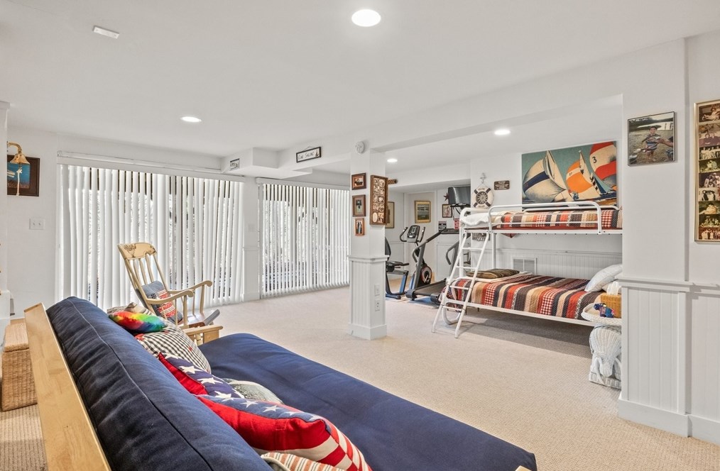 222 Chippingstone Rd, Chatham MA 02633-1201 exterior