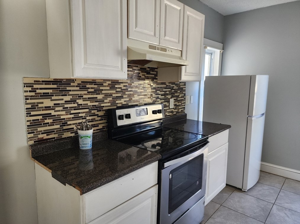 55 Nelson Ave #2, Springfield, MA 01109