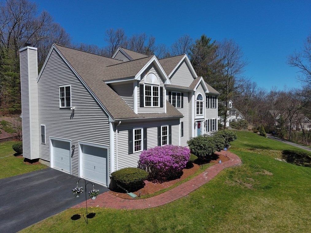 23 Vincent Rd, Mendon, MA 01576