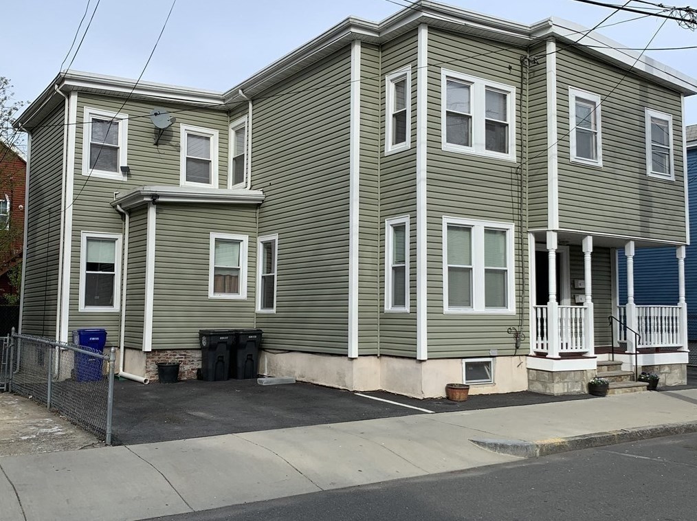 81 Blossom St, Chelsea, MA 02150 exterior