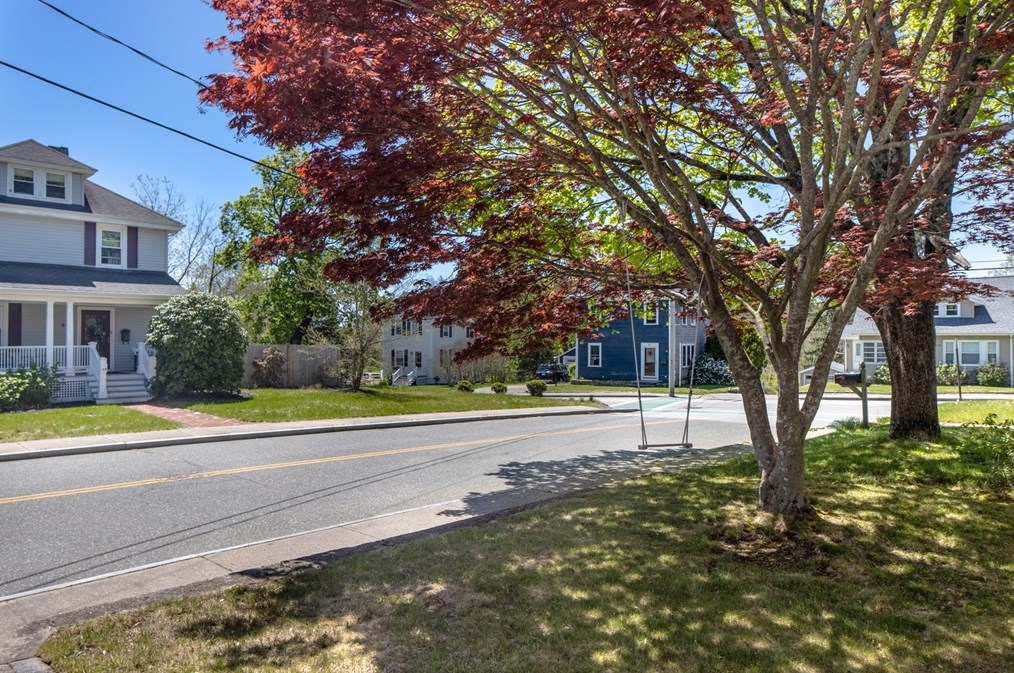 35 Highland Rd, Wareham, MA 02571-1443