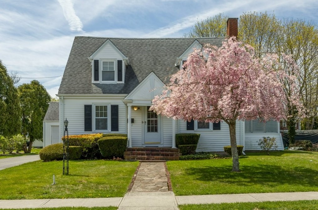 62 Francis St, Fairhaven, MA 02719