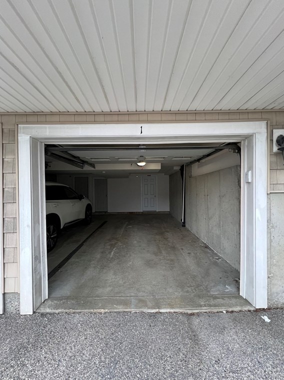 39 Shelby St, Worcester MA  01605-5038 exterior