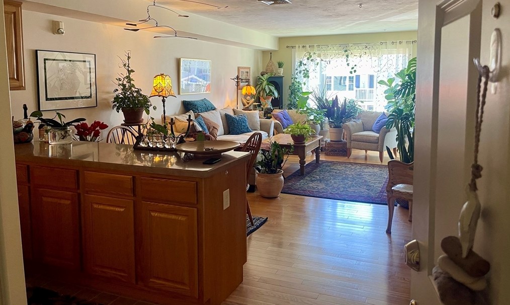 26 Greenleaves Dr #624, Amherst, MA 01002