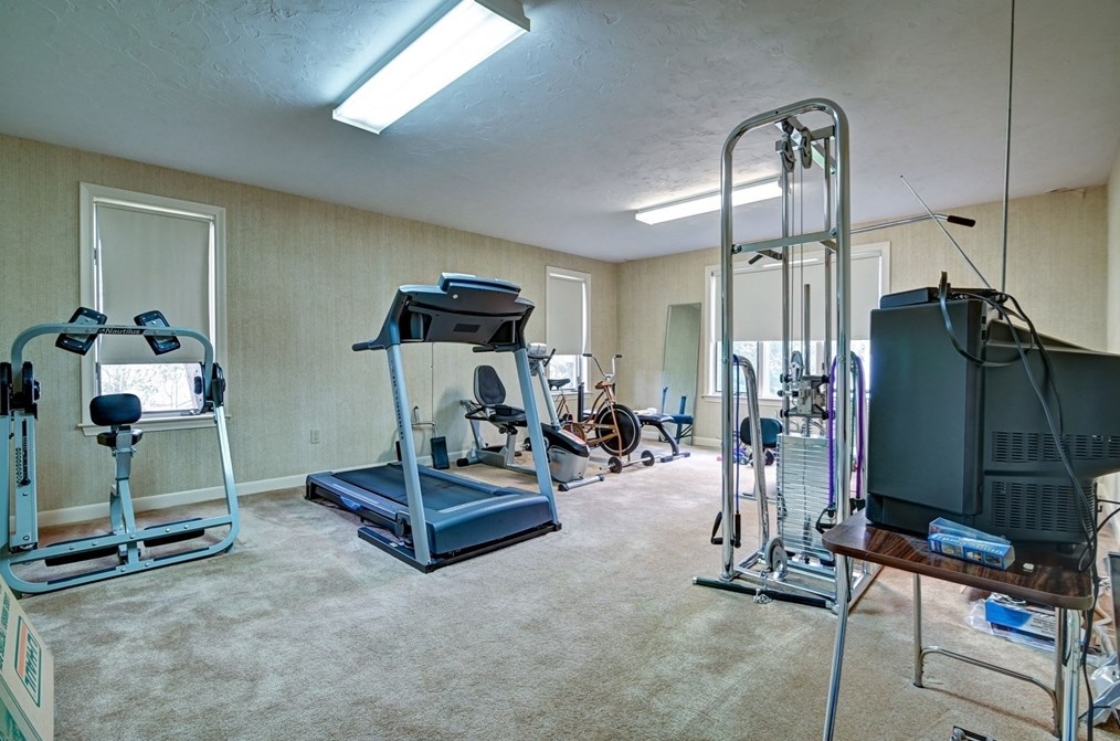 14 Seneca Rd, Canton MA 02021-1251 exterior