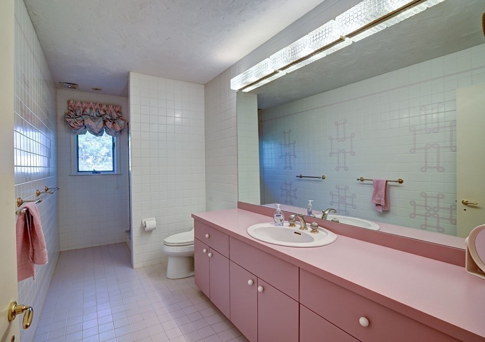 14 Seneca Rd, Canton MA 02021-1251 exterior