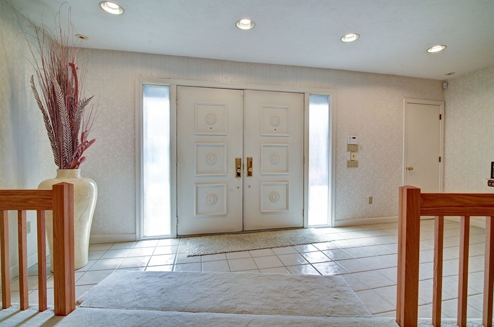 14 Seneca Rd, Canton MA 02021-1251 exterior