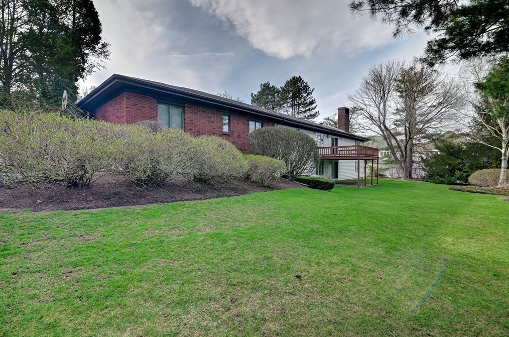 14 Seneca Rd, Canton MA 02021-1251 exterior