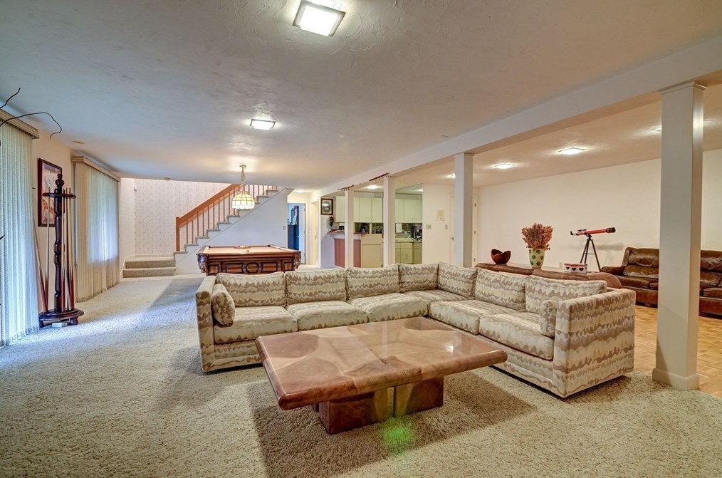 14 Seneca Rd, Canton MA 02021-1251 exterior