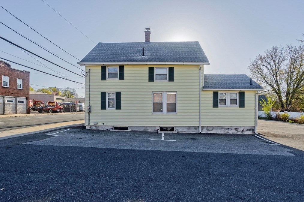 1014 Sheridan St, Chicopee, MA 01020