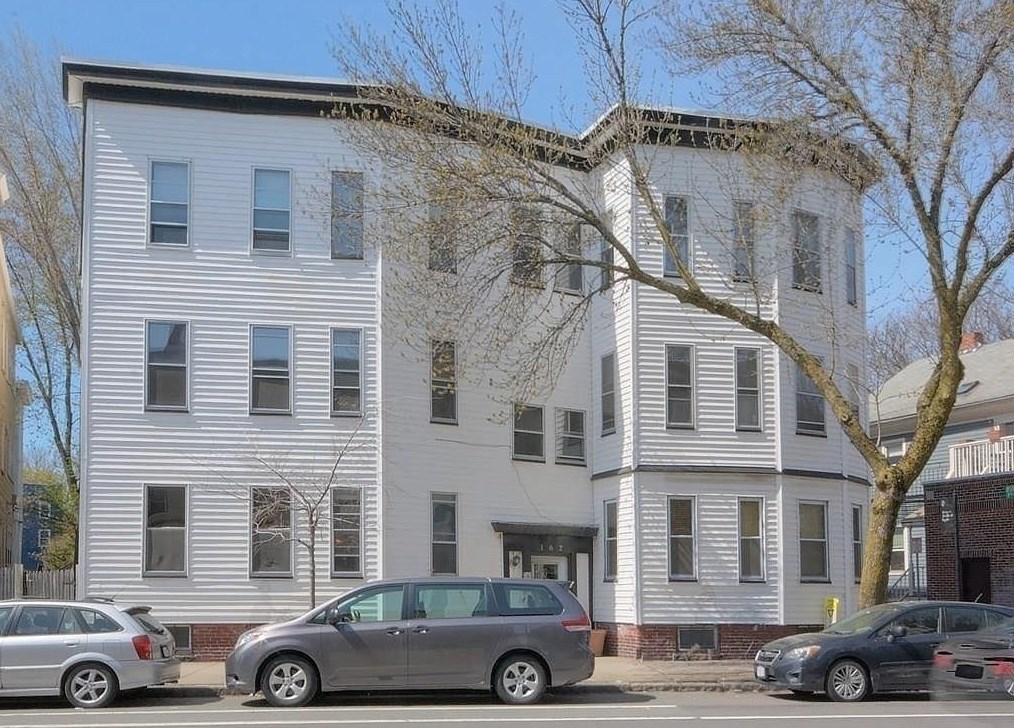 162 Hampshire St, Cambridge MA  02139-1367 exterior