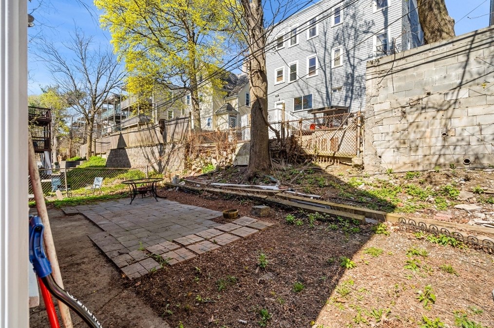 117 Draper St, Boston MA exterior