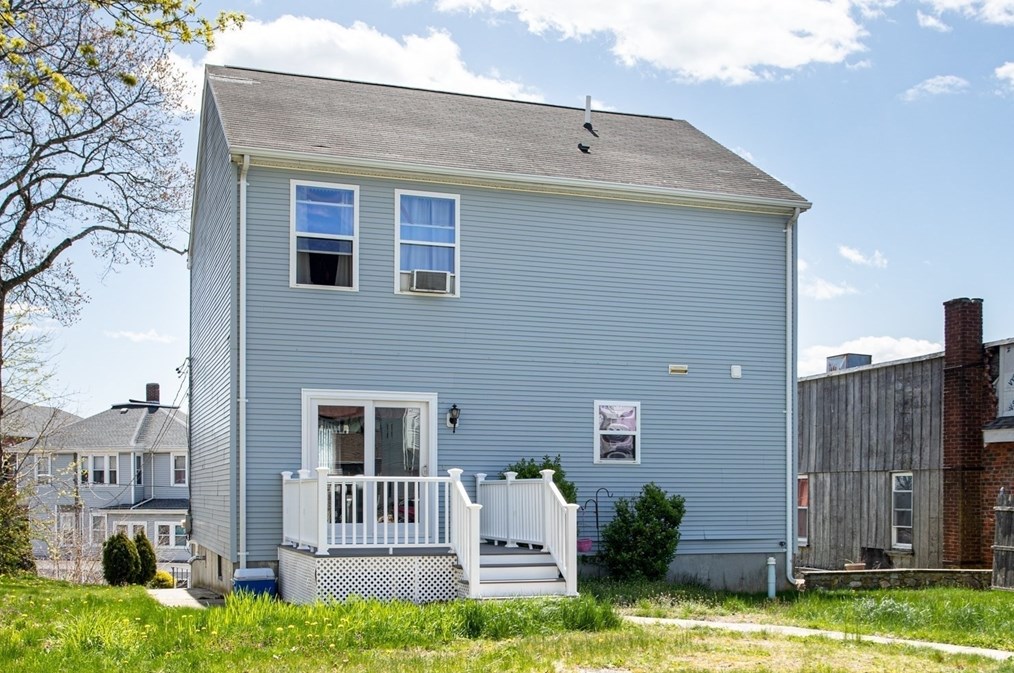 1950 Pleasant St, Fall-River, MA 02723 exterior