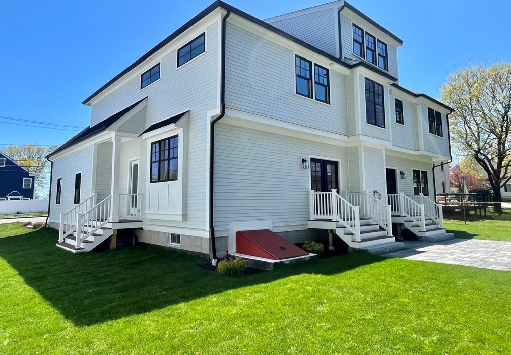1039 Greendale Ave, Needham, MA 02492 exterior