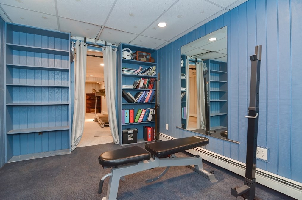 143 Meadow Rd, Plymouth MA 02360-4783 exterior