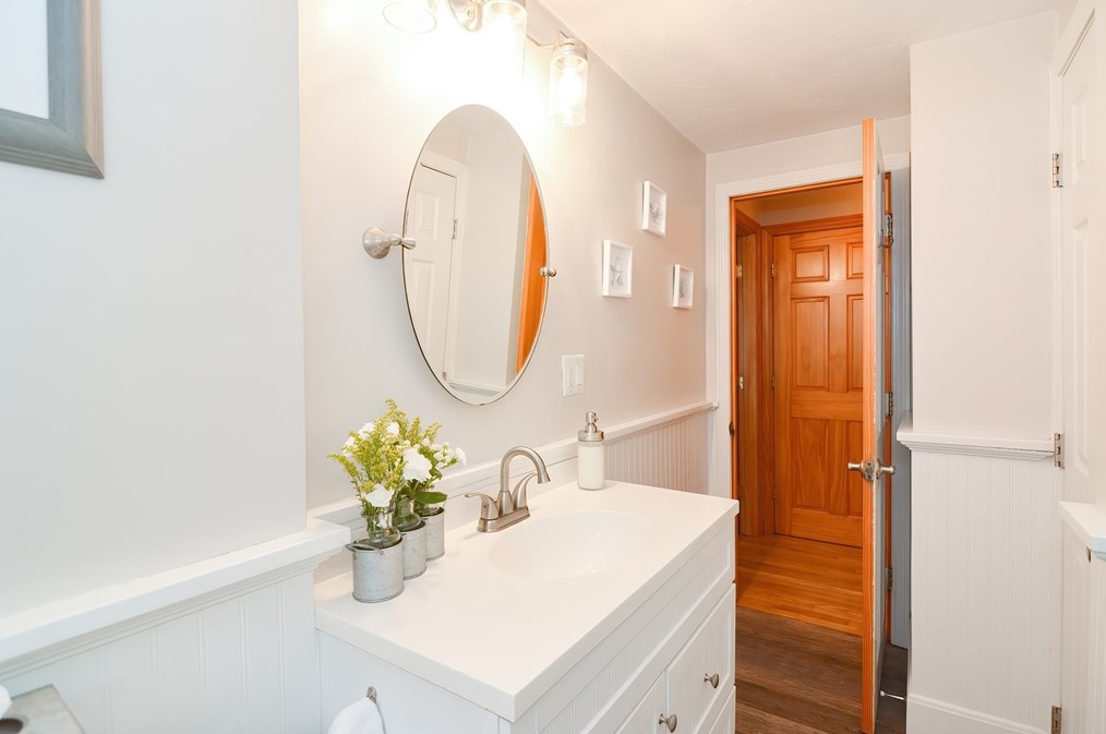 143 Meadow Rd, Plymouth MA 02360-4783 exterior