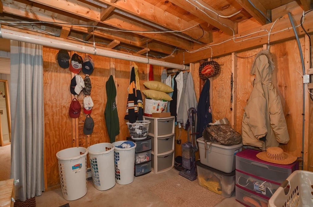 143 Meadow Rd, Plymouth MA 02360-4783 exterior