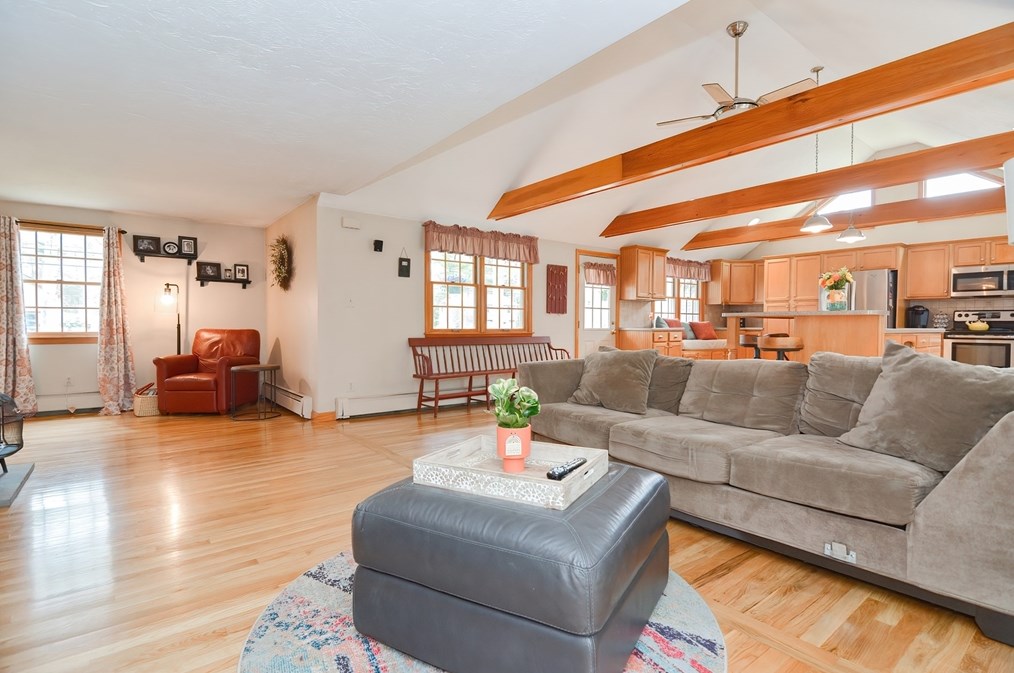 143 Meadow Rd, Plymouth MA 02360-4783 exterior