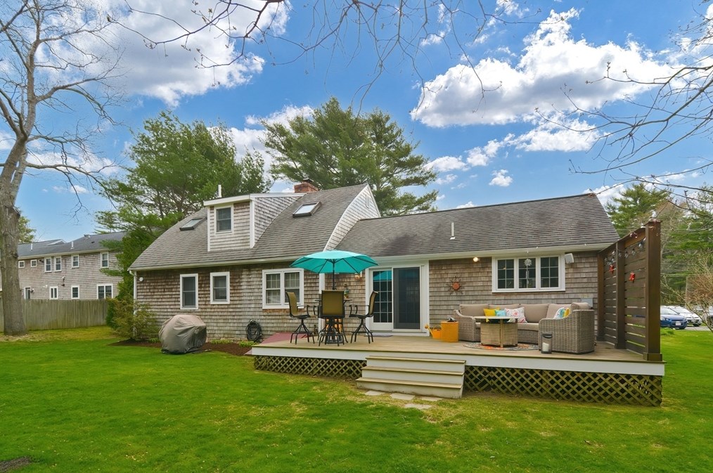 143 Meadow Rd, Plymouth MA 02360-4783 exterior