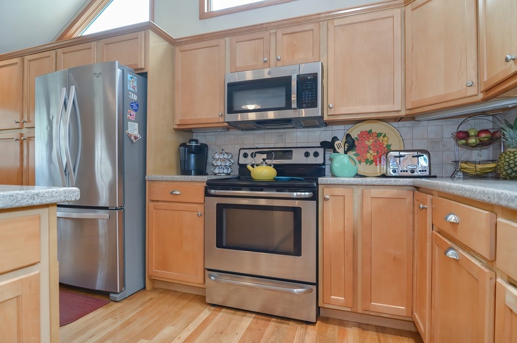 143 Meadow Rd, Plymouth MA 02360-4783 exterior