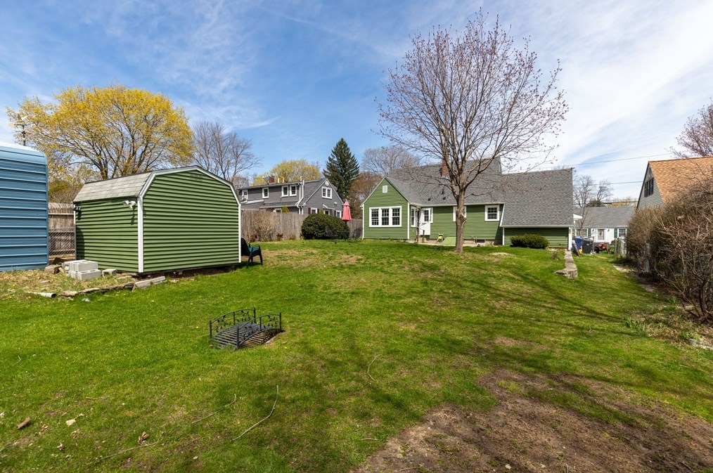 11 Benjamin Rd, Worcester, MA 01602