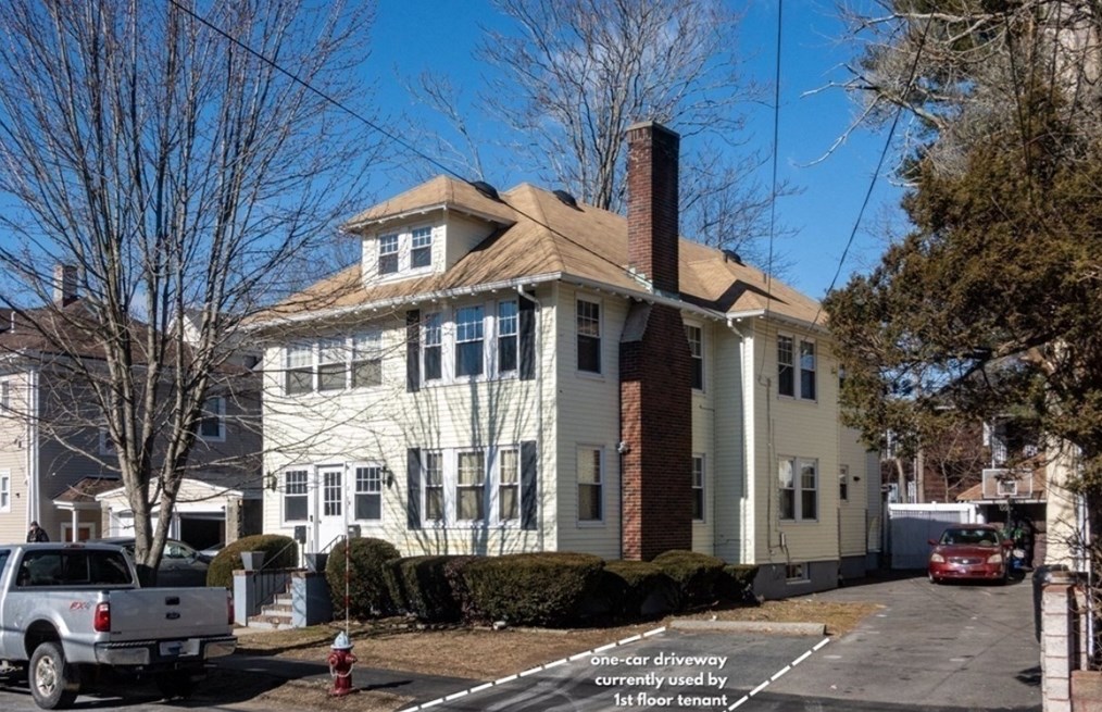 8 Belvoir Rd, Milton MA 02186-1403 exterior