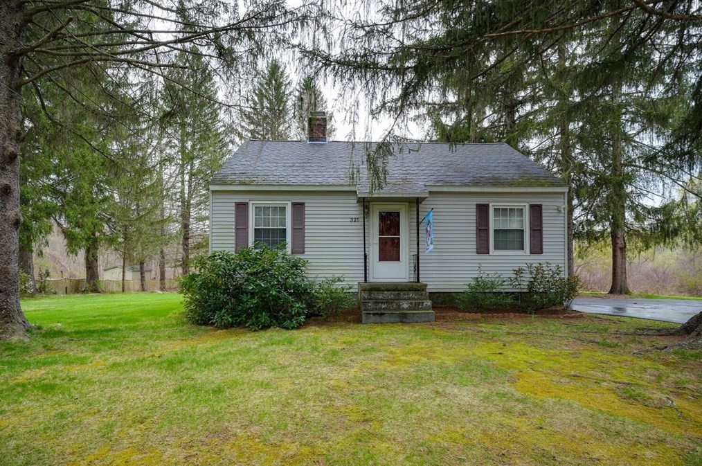 325 Church St, Northborough MA 01532-1230 exterior