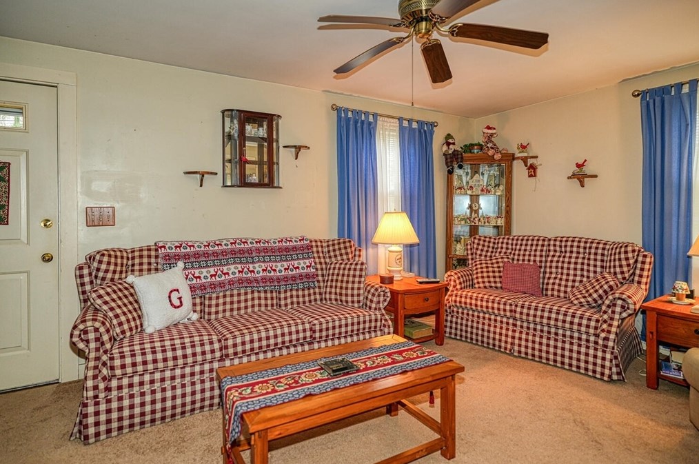 325 Church St, Northborough MA 01532-1230 exterior