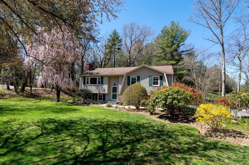27 Shadylane Ave, Northborough, MA 01532