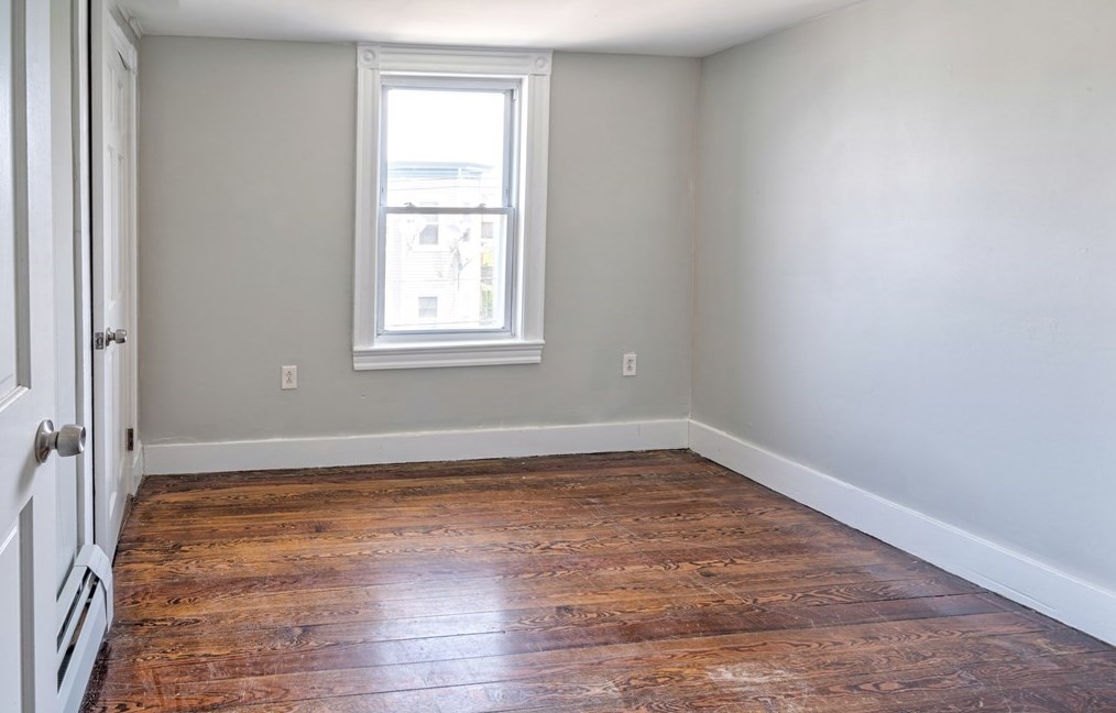 85 Marlborough St, Chelsea MA  02150-2910 exterior