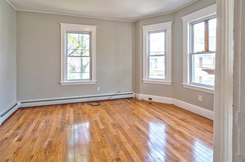 85 Marlborough St, Chelsea MA  02150-2910 exterior