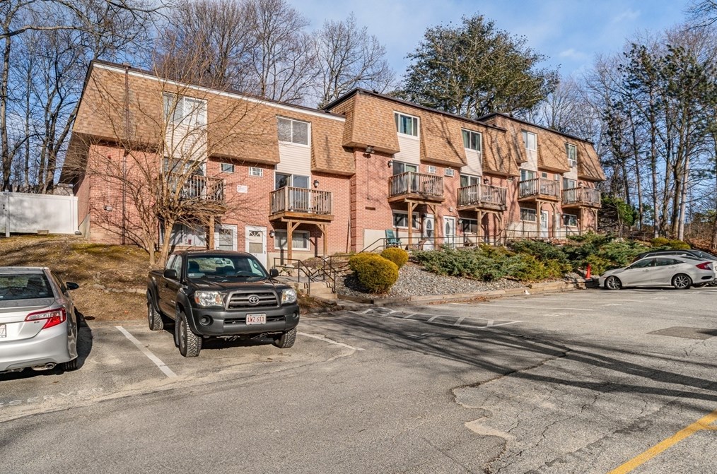 645 Robbins Ave #55, Dracut, MA 01826