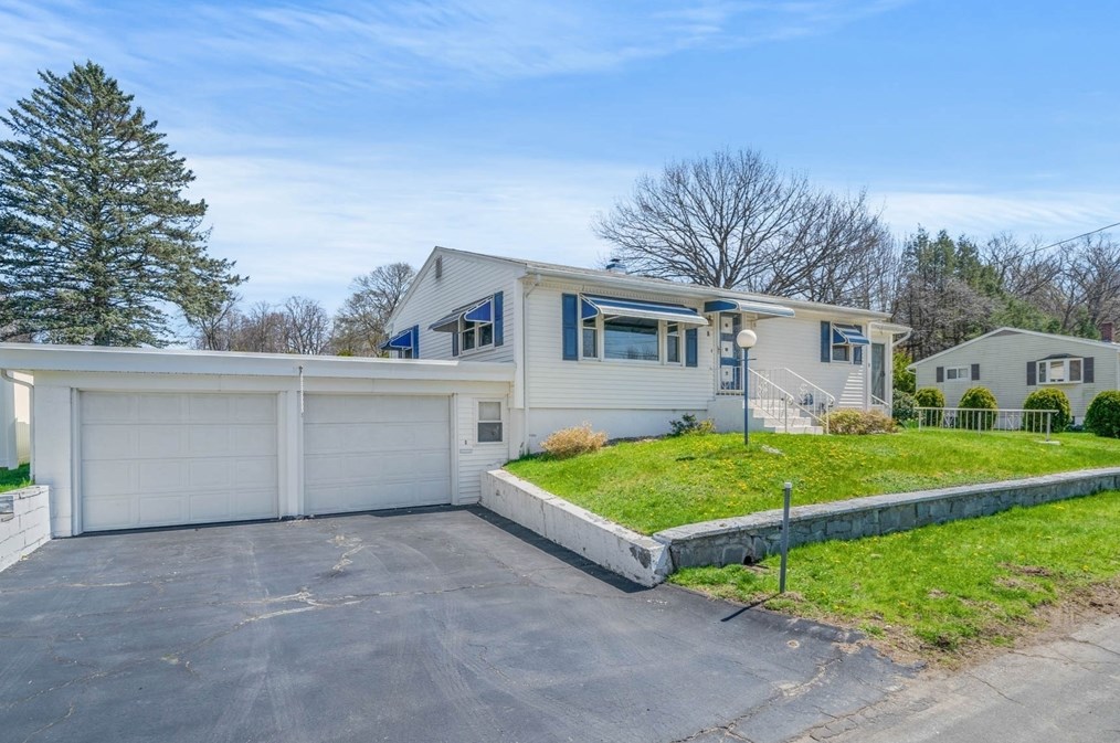 8 Francella Rd, Methuen, MA 01844 exterior