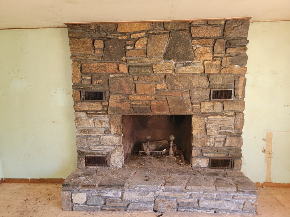 10 Moss Brook Rd, Orange, MA 01364 exterior