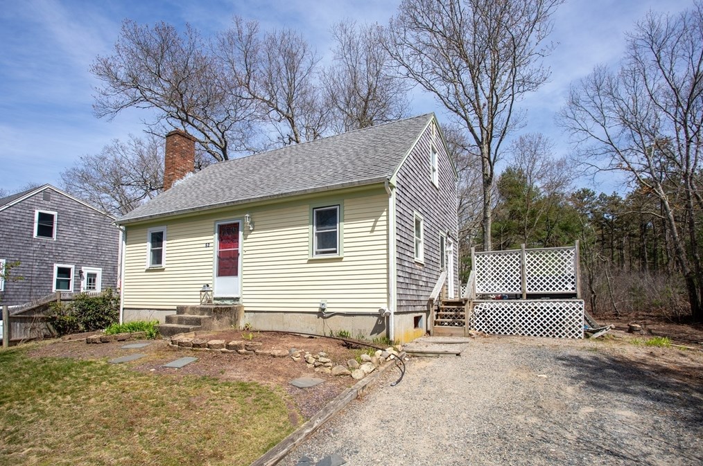 52 Lancaster Ave, Plymouth, MA 02360