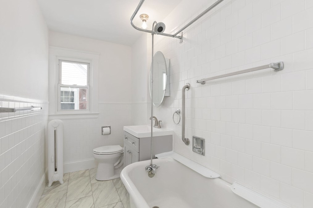 34 Exeter St, Quincy MA  02170-1323 exterior