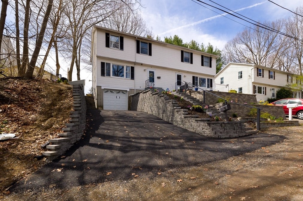 14 Topsfield Rd, Worcester, MA 01605