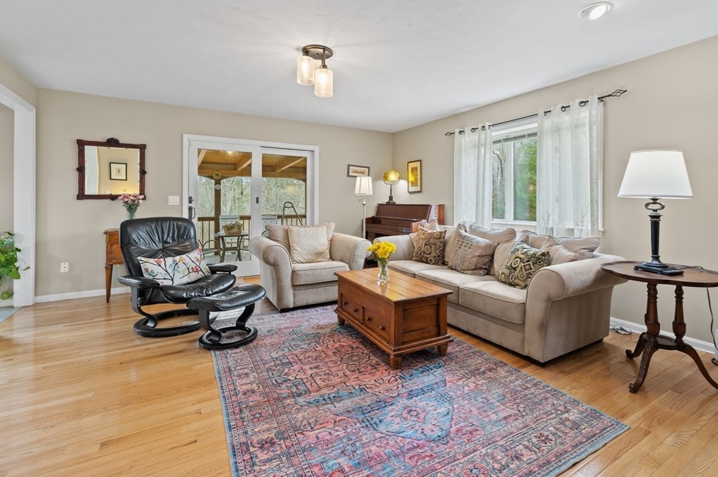 1 Punch Bowl Dr, Falmouth MA  02540-2342 exterior