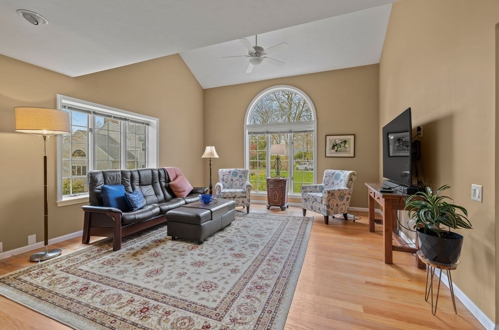 1 Punch Bowl Dr, Falmouth MA  02540-2342 exterior