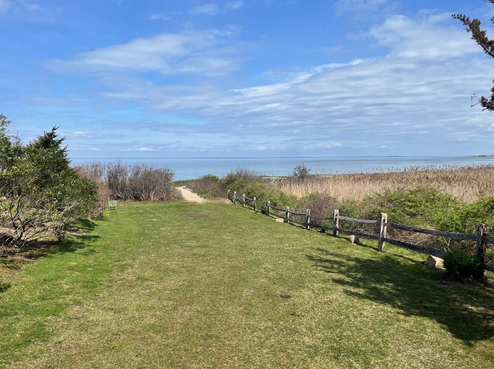 1 Punch Bowl Dr, Falmouth MA  02540-2342 exterior