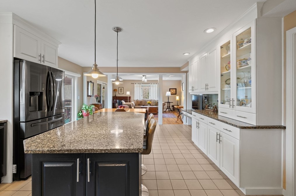 1 Punch Bowl Dr, Falmouth MA  02540-2342 exterior