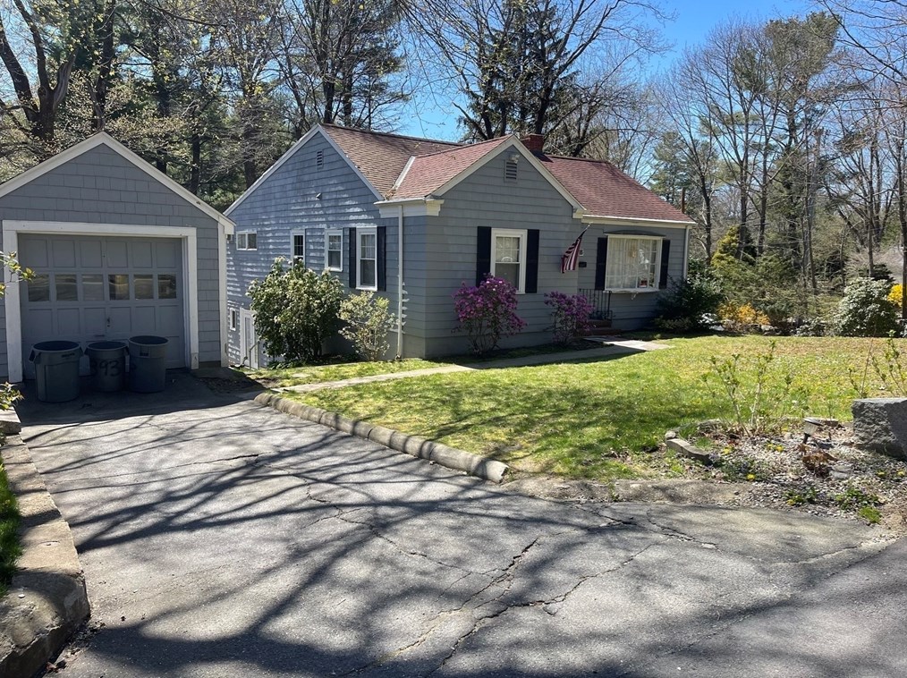 393 Summer St, Lynnfield, MA 01940