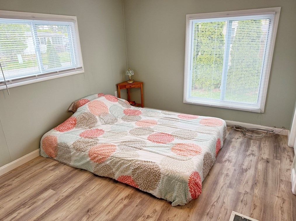 4 Mayflower Ave, Taunton MA  02780-1115 exterior