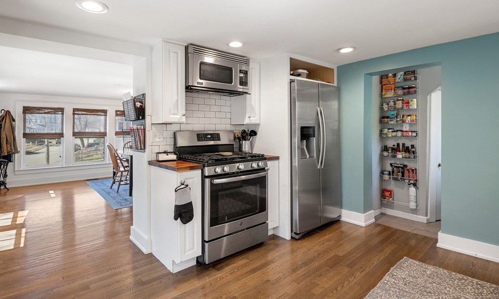 205 Frst St, Arlington MA 02476-4206 exterior