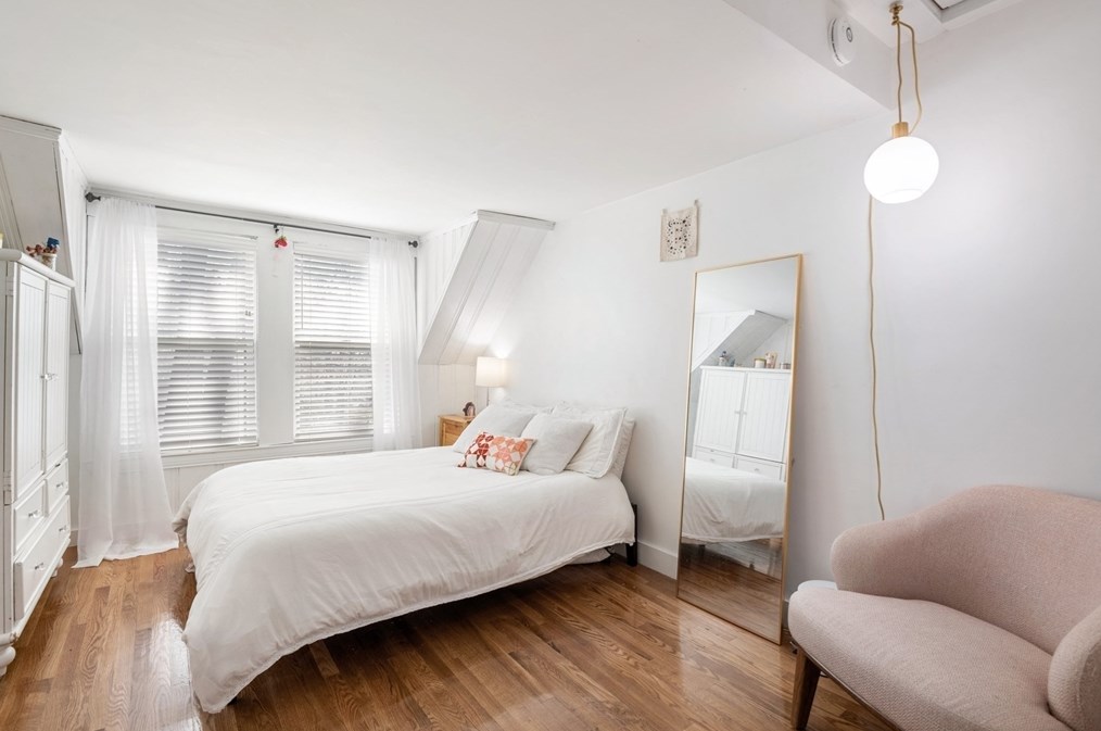 205 Frst St, Arlington MA 02476-4206 exterior