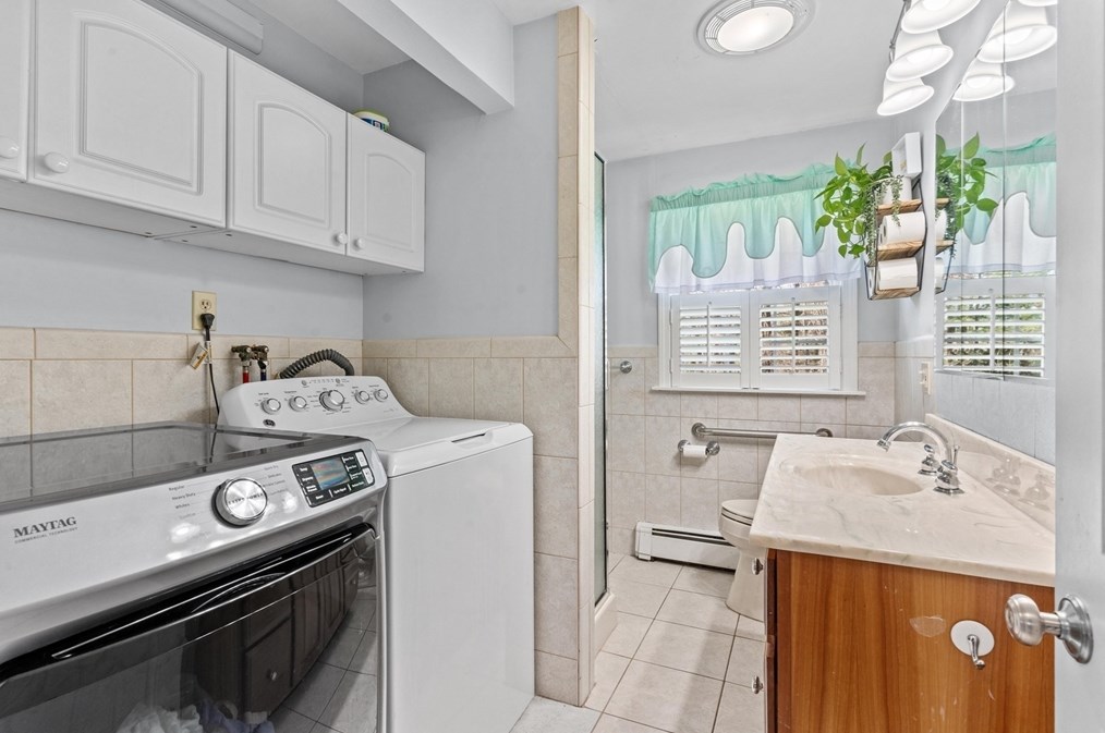 30 Boornazian Rd, Methuen MA 01844-2802 exterior