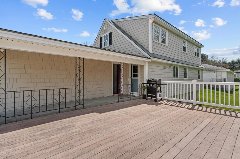 30 Boornazian Rd, Methuen MA 01844-2802 exterior