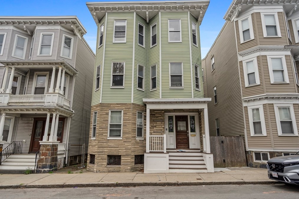 225 L St, Boston MA  exterior