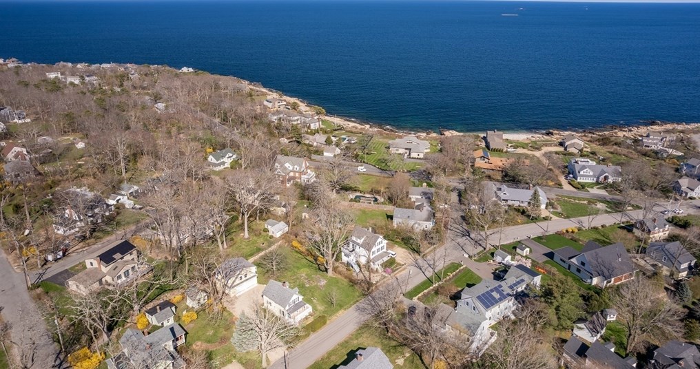 4 Mount Locust Ave, Rockport MA  01966-1117 exterior